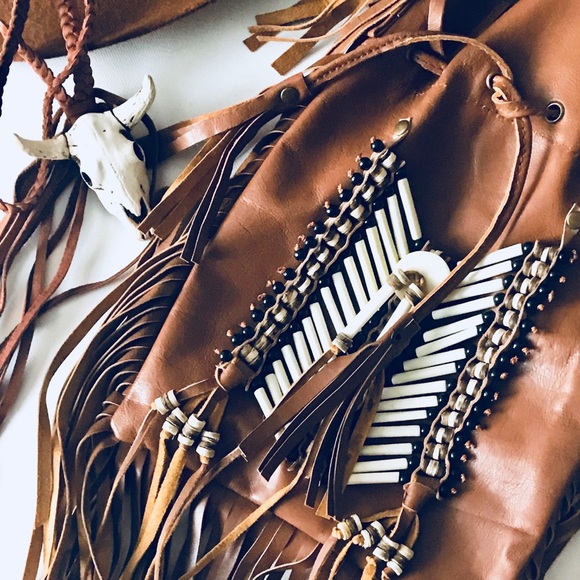 ❤️SOLD❤️Leather Fringe Beaded Crossbody Boho Bag - Picture 4 of 8